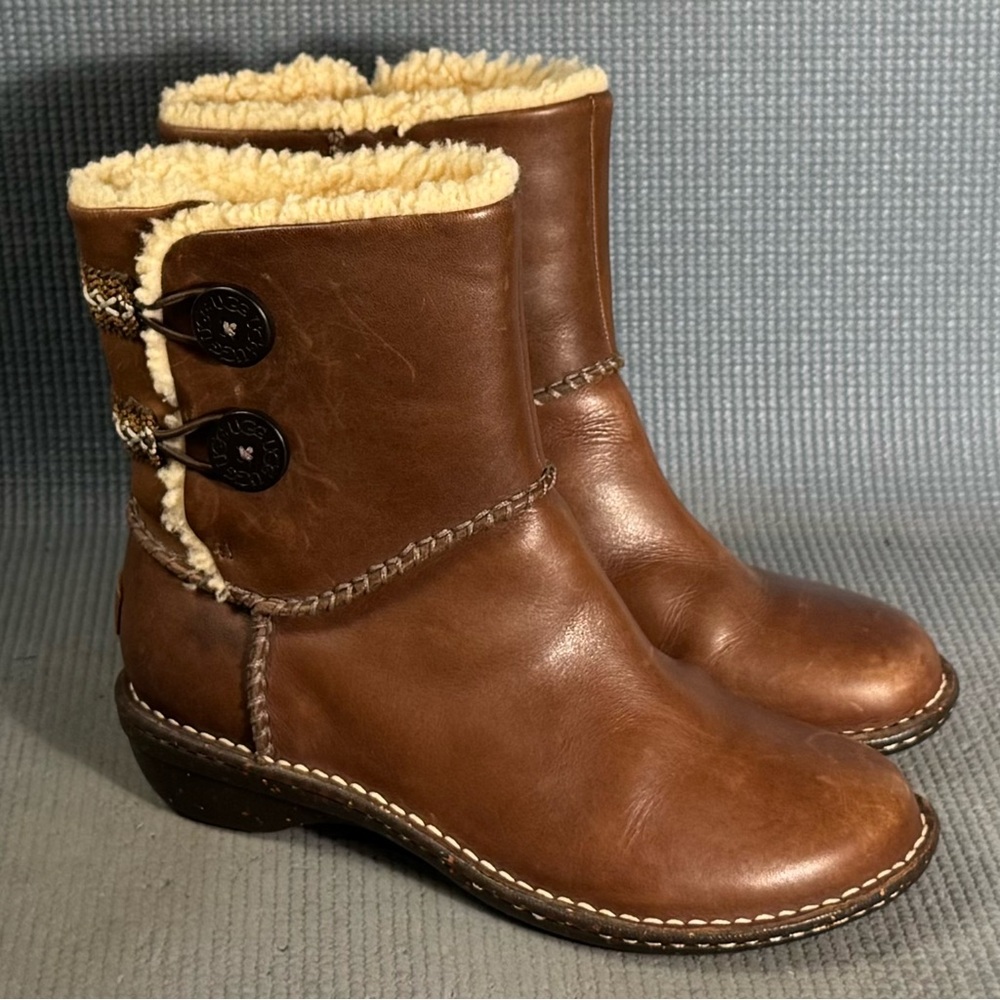 UGG Australia Women’s Lillie Brown Leather Boots‎ S/N 3336 Size 7
